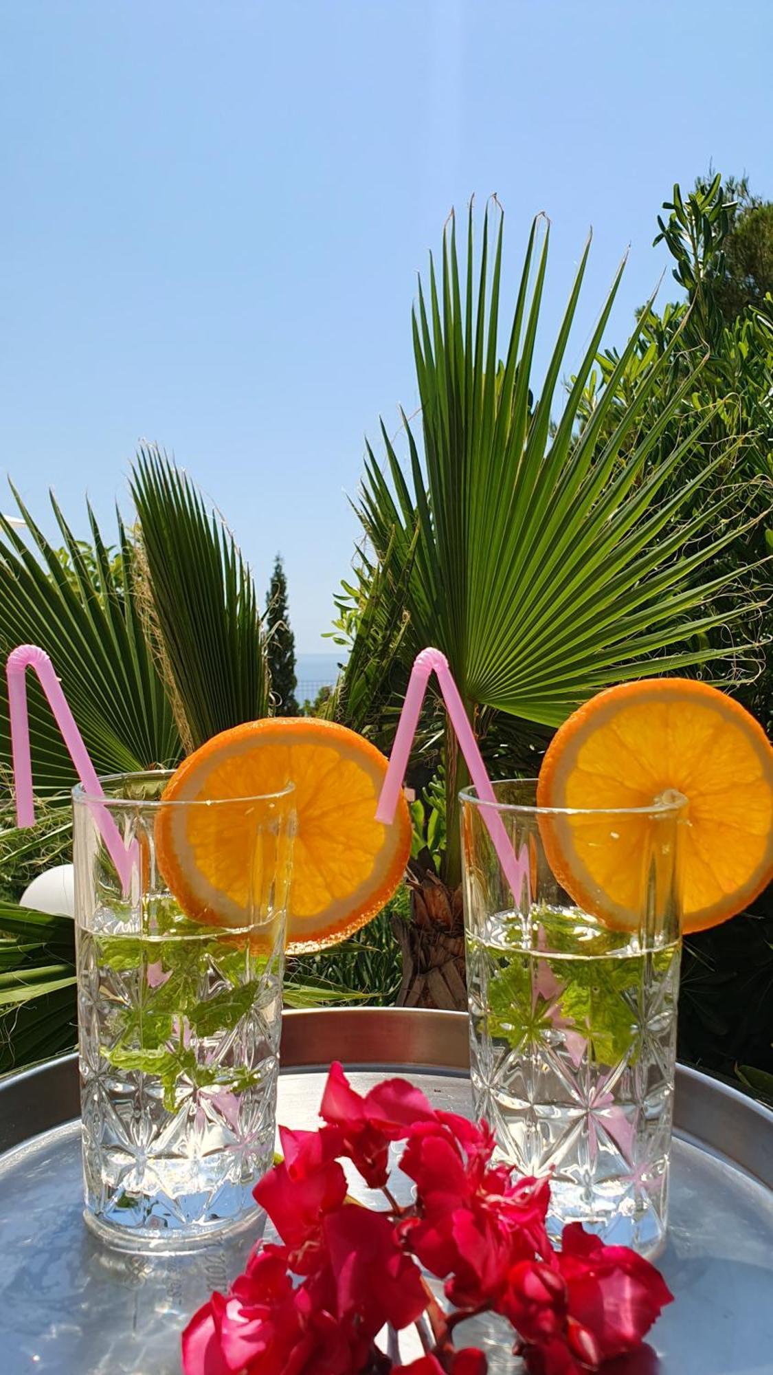 Hvar *